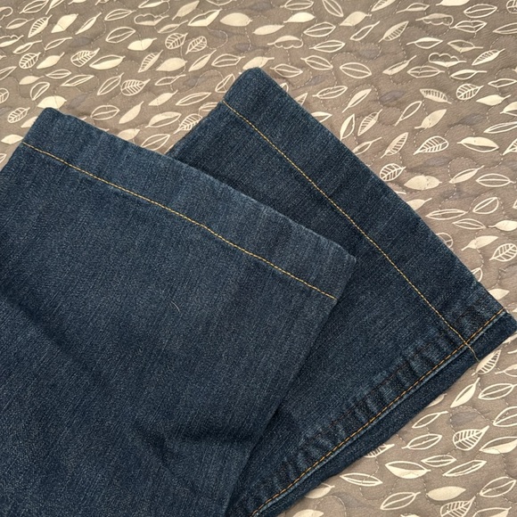 TRUE RELIGION women’s Sammy flare jeans, size 29 - Picture 10 of 14